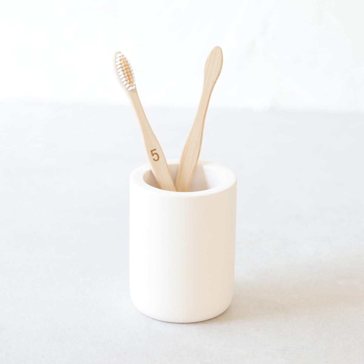 Selegna Drying Stone Toothbrush Holder, Diatomite Toothbrush Holders for Bathroom, Quick Drying Electric Toothbrush & Toothpaste Holder Cup, Diatomaceous Earth Bathroom Sink Organizer (Light Grey)