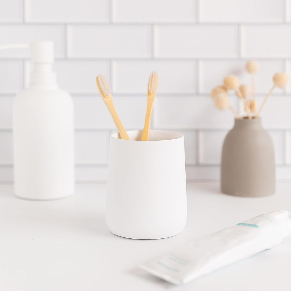 Yew Design Matte White Bathroom Toothbrush Holder Cup - Round